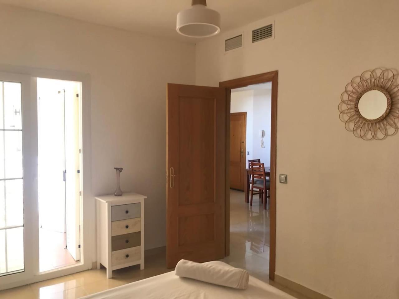 Espectacular Residencial En 1A Linea Con Piscina Apartment Benajarafe Bagian luar foto