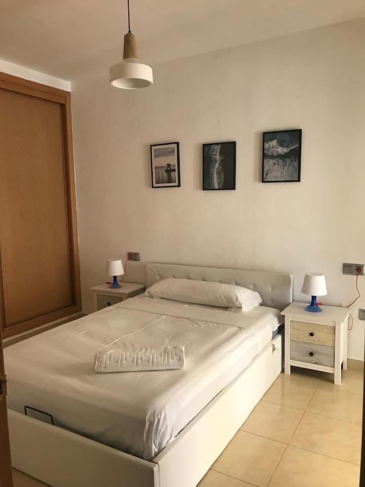 Espectacular Residencial En 1A Linea Con Piscina Apartment Benajarafe Bagian luar foto