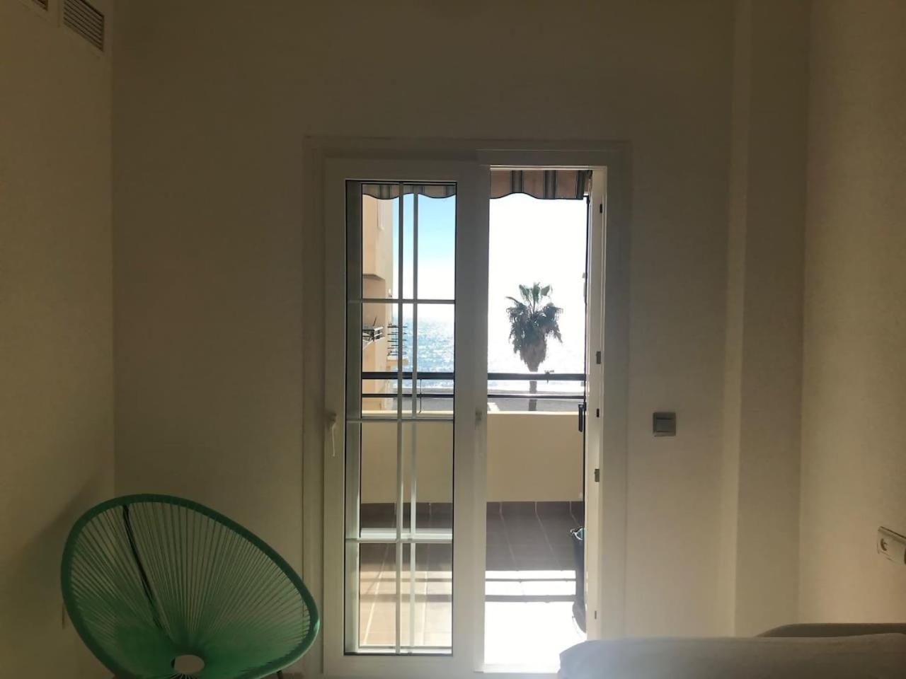 Espectacular Residencial En 1A Linea Con Piscina Apartment Benajarafe Bagian luar foto