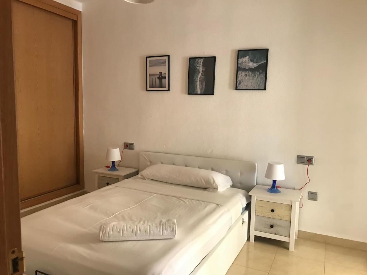 Espectacular Residencial En 1A Linea Con Piscina Apartment Benajarafe Bagian luar foto
