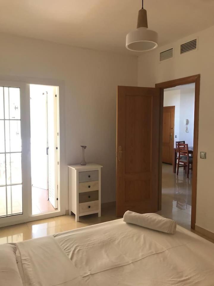 Espectacular Residencial En 1A Linea Con Piscina Apartment Benajarafe Bagian luar foto