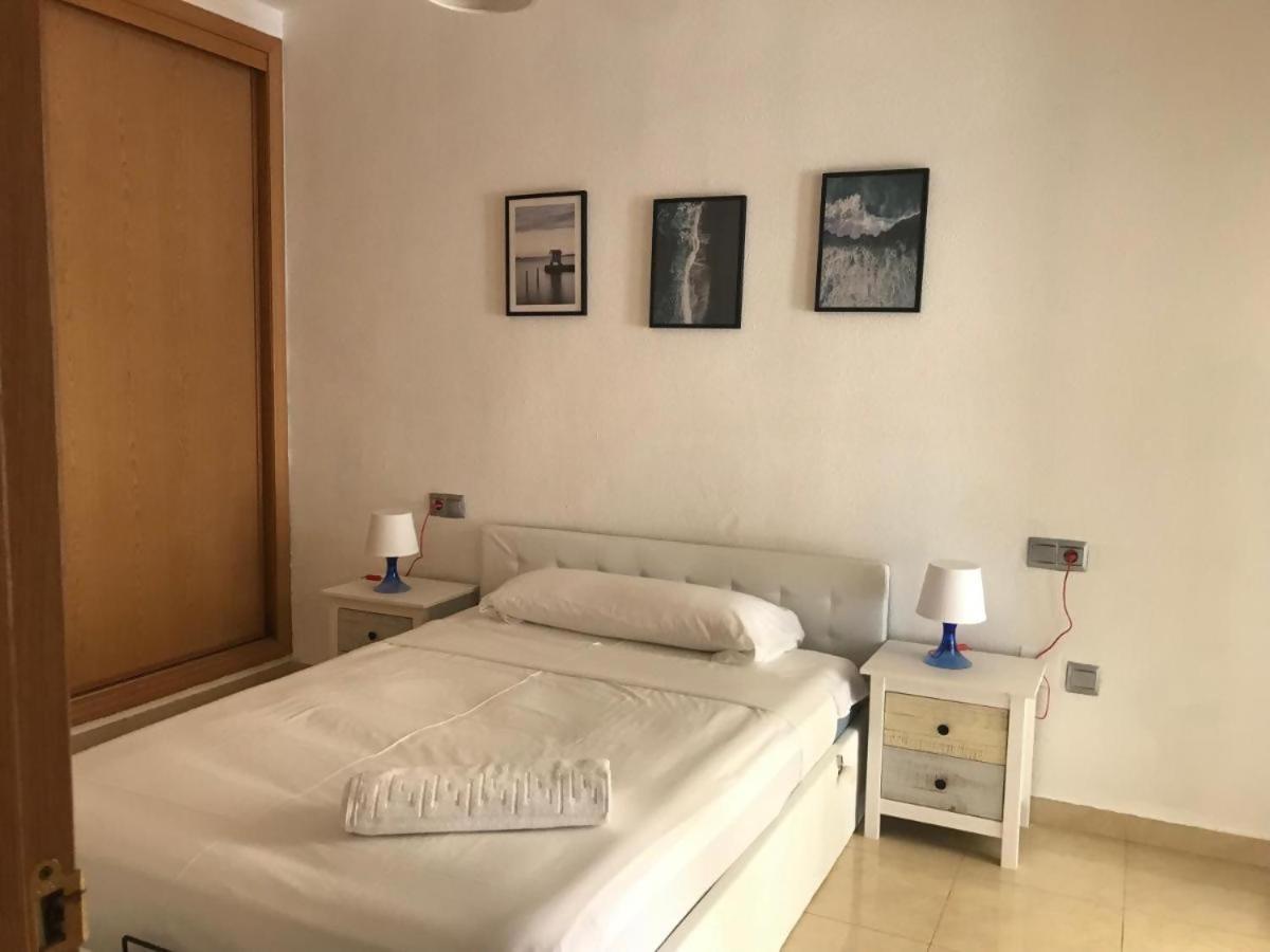 Espectacular Residencial En 1A Linea Con Piscina Apartment Benajarafe Bagian luar foto