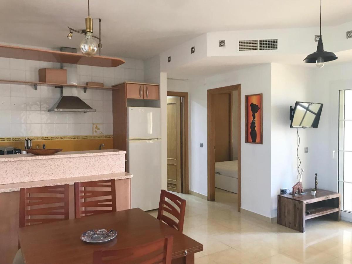 Espectacular Residencial En 1A Linea Con Piscina Apartment Benajarafe Bagian luar foto
